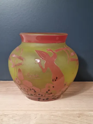 Vase Charder